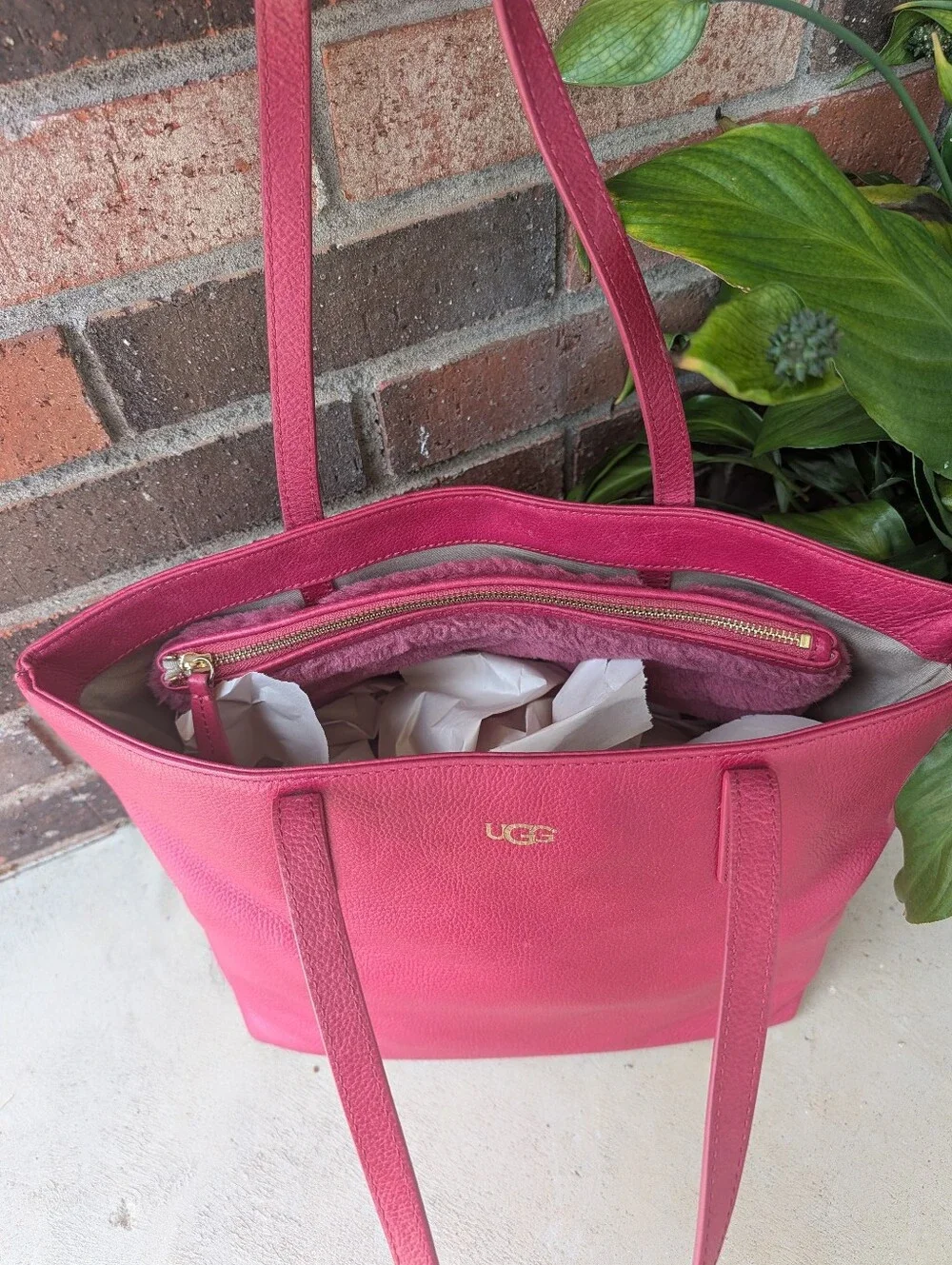 💞EUC UGG Australia Hot Pink Pebbled Leather Shoulder Tote Bag w/Removable Bag